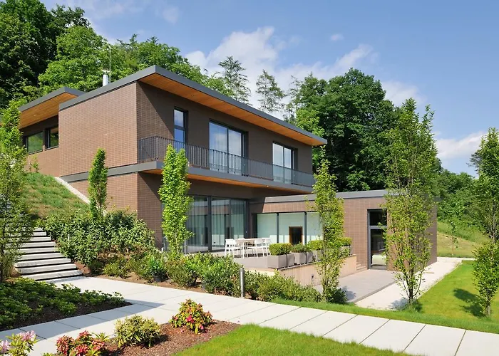 Oranda Village 罗加斯卡斯拉提纳